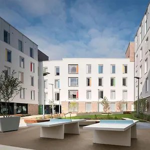  Apartment Aparto Dorset Point In Centre